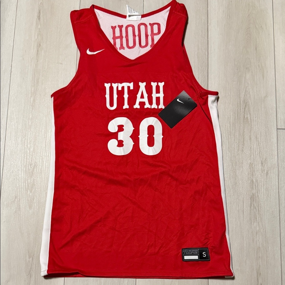 Nike Reversible Red and White Utah Basketball Jersey Men’s Size S. NEW #30
